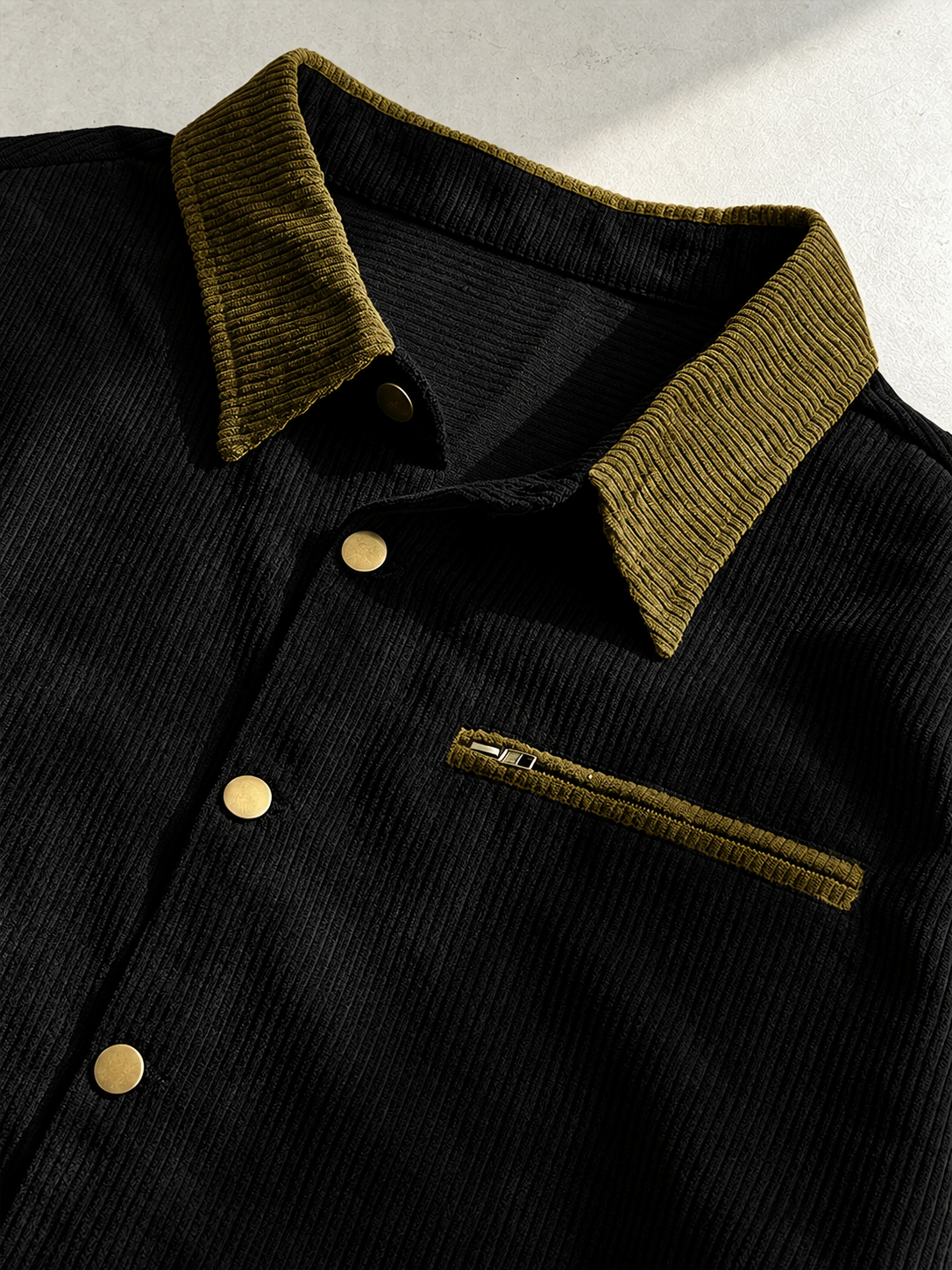 Bram's Corduroy Jacket with Classic Design and Timeless Style