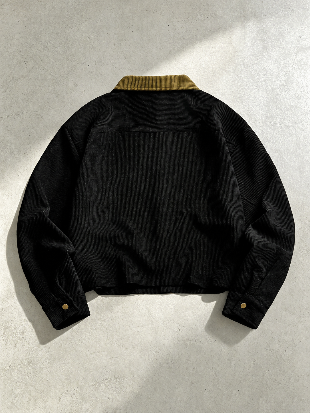 Bram's Corduroy Jacket with Classic Design and Timeless Style